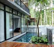 Kolam Renang 3 Villa Thalanena By The Beach