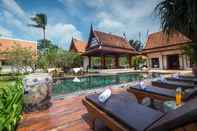 สระว่ายน้ำ Baan Thai Lanta Resort