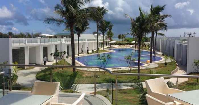 Swimming Pool Grande Bay Resort at Mahabalipuram