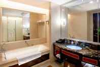 In-room Bathroom Qingyuan International Hotel