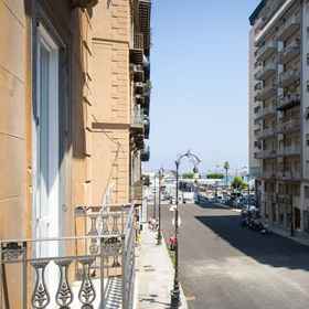 Palermoinsuite Aparthotel 1, 이솔라델레펨미네 호텔