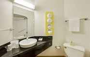 In-room Bathroom 6 Motel 6 Toronto Brampton