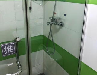 In-room Bathroom 2 7 DAYS INNA HENGFU ROAD GUANGDONG SECOND TRADITION