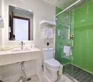 In-room Bathroom 3 Greentree Inn Beijing Tongzhou District Yujiawu Te