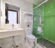 In-room Bathroom 4 Greentree Inn Beijing Tongzhou District Yujiawu Te