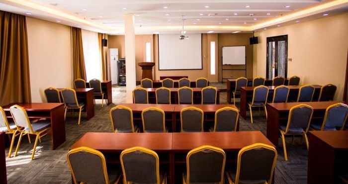 Functional Hall GreenTree Inn Dali Puhai Binhai Road Hotel