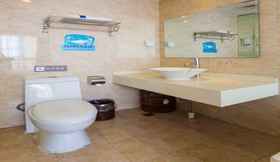 In-room Bathroom 3 7 Days Inn Guiyang Jiaxiu Building Branch