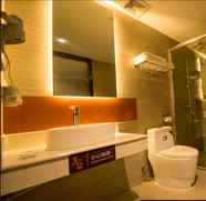 In-room Bathroom 3 7 DAYS PREMIUMA KUNMING UNIVERSITY TOWN METRO STAT