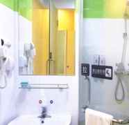 ห้องน้ำภายในห้อง 3 7 DAYS INN ZHONGSHAN SHIQI DAXIN NORTH RAILWAY STA