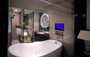 Toilet Kamar 7 Chateau Star Sea Hotel