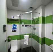 Toilet Kamar 3 7 DAYS INN NANCHANG WEST ZHAN QIAN ROAD ZHONGYUAN 