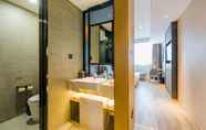 In-room Bathroom 4 Atour S Hotel Shanghai Oriental Pearl Tower