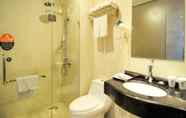 In-room Bathroom 7 Greentree INN Hainan Haikou Haifu Road Provincial