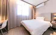 Bedroom 7 Hanting Hotel (Shanghai Zhongshan Park Metro Stat)