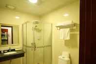 In-room Bathroom GreenTree Inn ChaoHu Tianchao Plaza Express Hotel