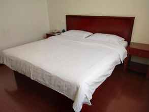 Bedroom 4 GreenTree Inn Wuxi Yinxiu Road Wanda Plaza Hotel