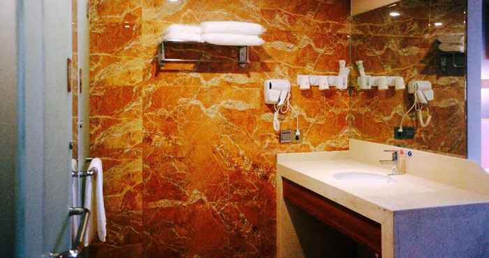 In-room Bathroom 7Days Premium Ningbo Zhenhai Hongxing Square Branc