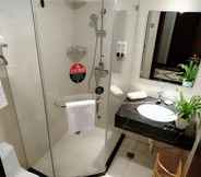 In-room Bathroom 6 GreenTree Alliance Nanjing South Railway Station