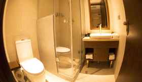 In-room Bathroom 2 JAMES JOYCE COFFETEL XIAN FENGCHENG 8TH ROAD NORTH