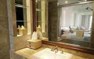 Phòng tắm bên trong 3 Sanya Shanghai Huating Boutique Resort Hotel