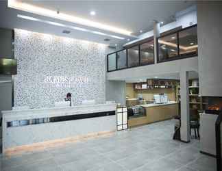 Lobby 2 James Joyce Coffetela South Taiyuan Railway Statio