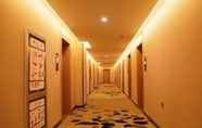 Lobi 2 GreenTree Inn Pingliang Jinding Times Square