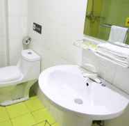 In-room Bathroom 2 7 Days Inn Hangzhou Shixiang Road Branch