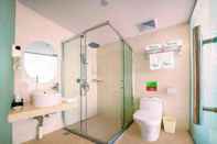 In-room Bathroom Vatica Hangzhou Xiasha Media College Hotel