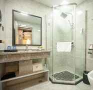 In-room Bathroom 2 GYA Jiaxing Tongxiang City Century Avenue Hotel