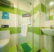 Toilet Kamar 4 7 DAYS INN BEIJING SOUTH RAILWAY STATION JIAOMEN W