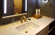 In-room Bathroom 3 James Joyce Coffetel·Shenzhen Huanan City