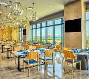 Restaurant 3 DUSIT THANI SANDAL WOODS RESORT SHUANGYUE BAY HUIZ