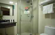 In-room Bathroom 5 GreenTree Inn Hefei Lianhua Road Express Hotel