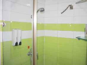 In-room Bathroom 4 7 Days Inn Wuhan Jianghan Road Subway Station Bran