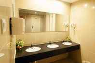 Toilet Kamar Hi Inn Beijing Dongdan