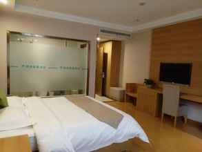 Bedroom 4 GreenTree Inn (Jiangyin Nanzha, Zhanxi Road))