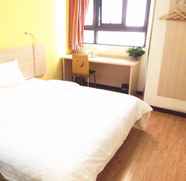 Bedroom 2 7 DAYS INNA XINYANG RAILWAY STATION SQUARE