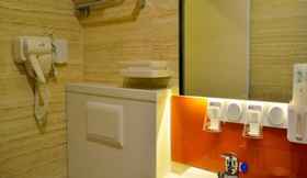 In-room Bathroom 3 7 Days Premium Yinchuan Train Station Branch Hotel