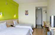 Bedroom 4 7 Days Inn Golmud Kunlun Road Branch