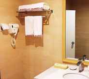 In-room Bathroom 4 Greentree Inn Rizhao Donggang Area Haina Shopping