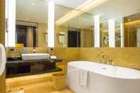 In-room Bathroom LN Dongfang Hotel Sihui