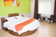 Bedroom Shell Hotel Shanghai Hongqiao Airport National Exh