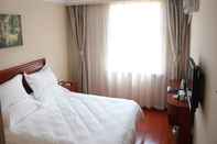 ห้องนอน GreenTree Inn Shanghai Luojing Express Hotel