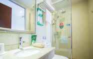 ห้องน้ำภายในห้อง 4 GreenTree Inn Shenzhen Kengzi Town Express Hotel