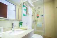 Phòng tắm bên trong GreenTree Inn Shenzhen Kengzi Town Express Hotel