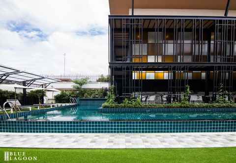 Kolam Renang Blue Lagoon Hotel BY diamond