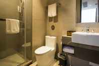 In-room Bathroom Homeinnsplus Xintiandi Lujiabang Road