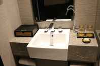 In-room Bathroom Homeinn Plus Shanghai People Square East Jinling R