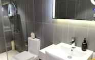 In-room Bathroom 6 JI Hotel Xiamen Mingfa Plaza