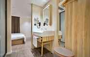 Bedroom 5 Hanting Premium Hotel Shanghai Hongqiao Zhongshan